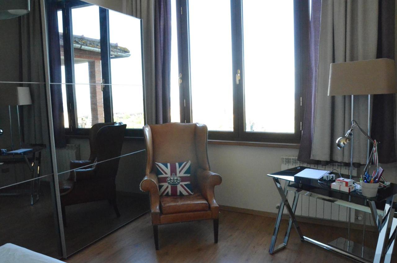 La Terrazza Sull'Alba Apartment Montalcino Luaran gambar