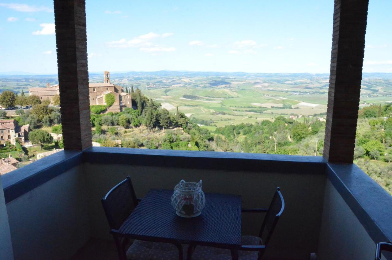 La Terrazza Sull'Alba Apartment Montalcino Luaran gambar